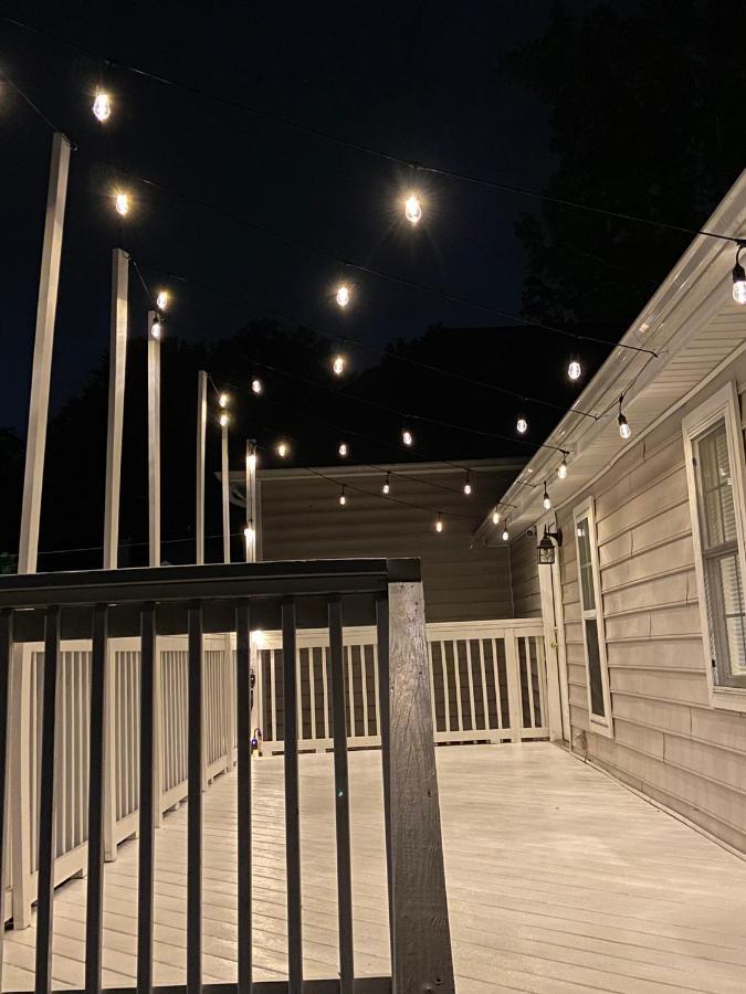 Modern 3-Bedroom, Big Fence Yard, Pets Stay Free Durham Exterior photo