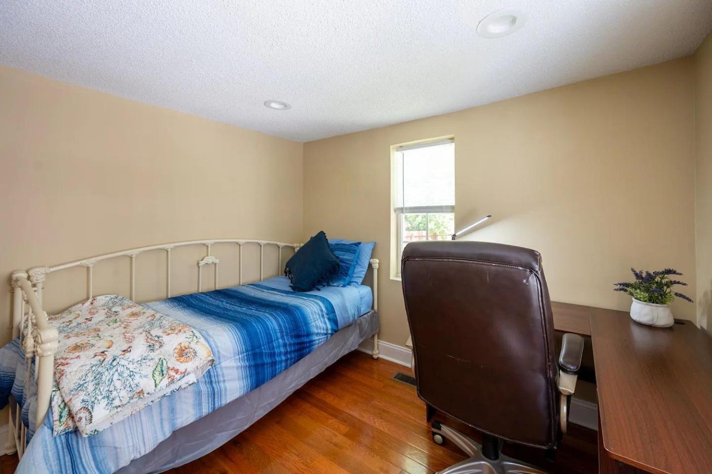Modern 3-Bedroom, Big Fence Yard, Pets Stay Free Durham Exterior photo