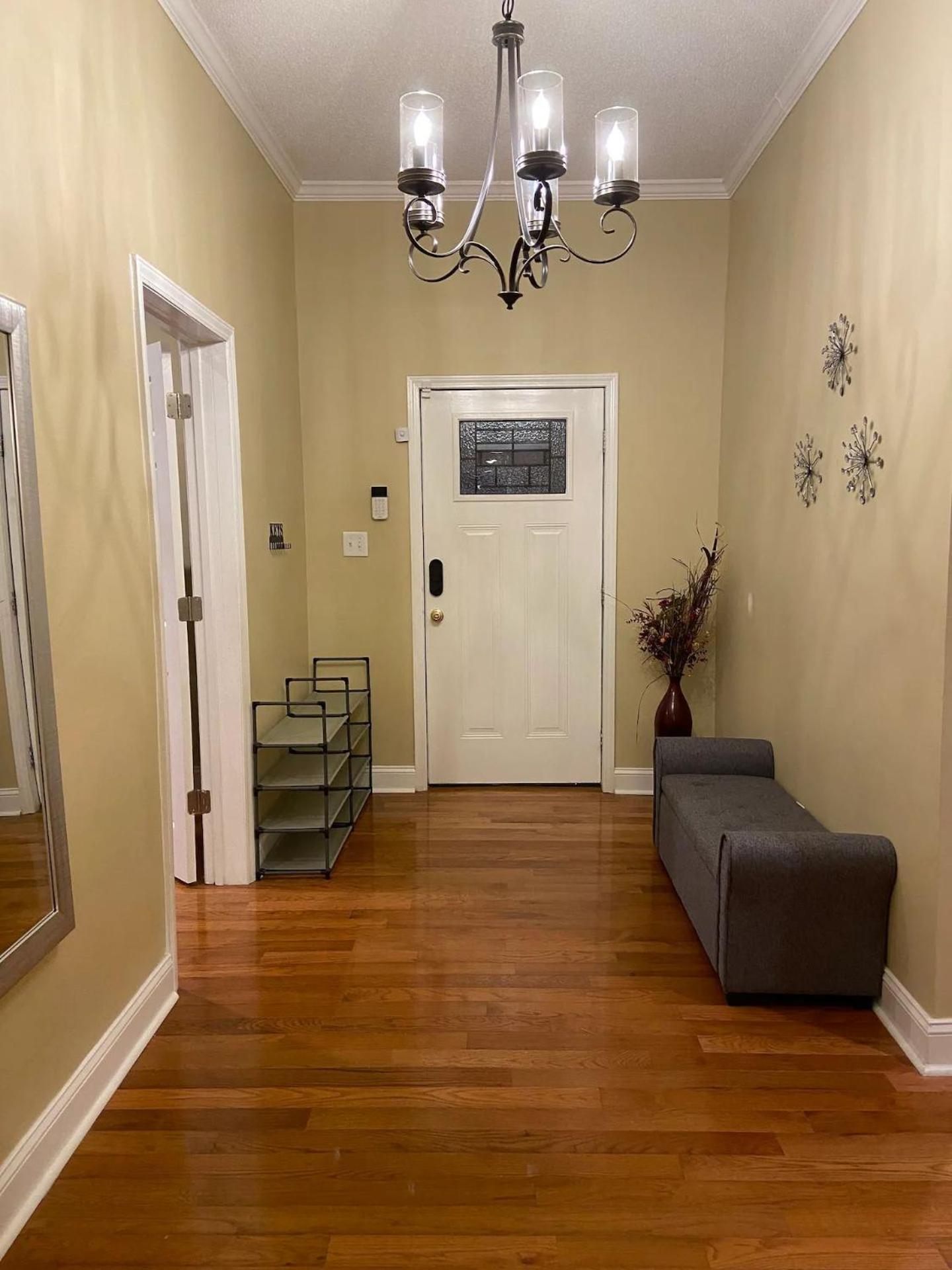 Modern 3-Bedroom, Big Fence Yard, Pets Stay Free Durham Exterior photo