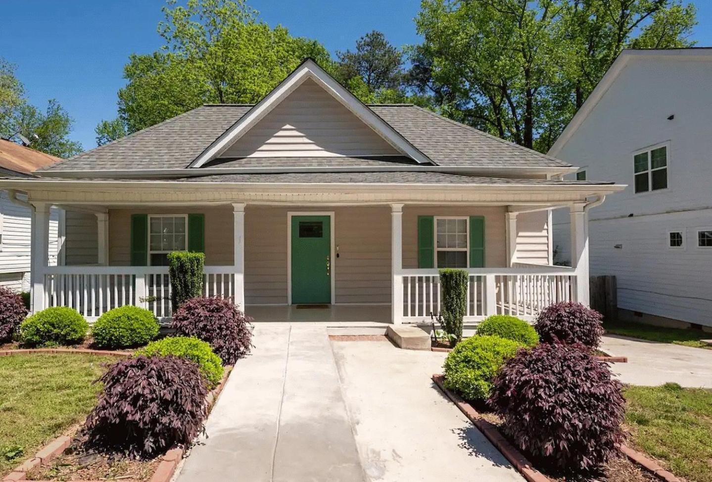 Modern 3-Bedroom, Big Fence Yard, Pets Stay Free Durham Exterior photo